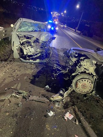 En el accidente participaron un automóvil Ford Focus color gris y una camioneta SUV color negro. | Miranda Arias