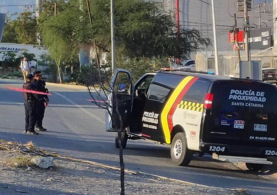 Tras la agresión, la mujer quedó gravemente herida dentro del vehículo | Israel Santacruz