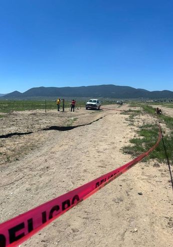 La grieta en Arteaga permanece bajo monitoreo mientras especialistas evalúan las condiciones del suelo. | Jesús Villegas