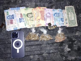 El implicado fue detenido en posesión de varios envoltorios con droga. | Cortesía