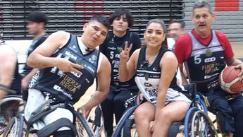 El talento de Multimedios Deportes convivió con el equipo de Fuerza Regia sobre silla de ruedas