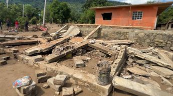 La casa de María Anita García destruida tras el paso de la inundación en Huautla, Hidalgo / Wendy Salazar