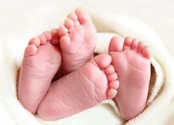 Mujer mata a sus bebés gemelos recién nacidos con agua hirviendo 'porque no la dejaban dormir'