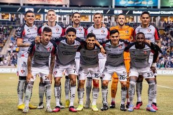 Parte de la plantilla con la que Atlas alzó el bicampeonato en la Liga MX