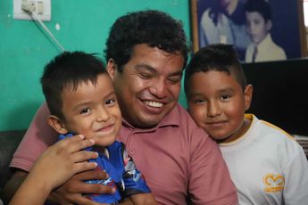 Compartió que siempre busca estar presente en la vida de sus hijos, participando en sus juegos y creando recuerdos junto a ellos. | Luis Guerra