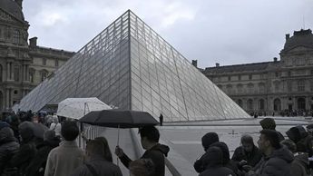 Museo del Louvre reabre tras robo de joyas; Galería de Apolo continuará cerrada