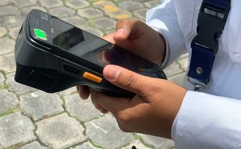 Hand Held, aparato especializado para poner multas en el Estado de México/ Melissa López