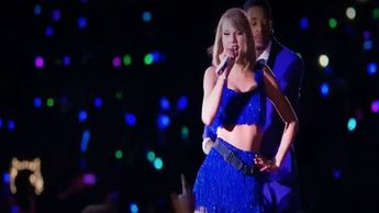 Taylor Swift reúne a jóvenes de todo México en el Foro Sol