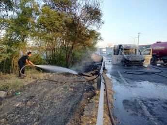 Bomberos de Nuevo León pudieron evitar que el fuego se propagara. | Agustín Martínez