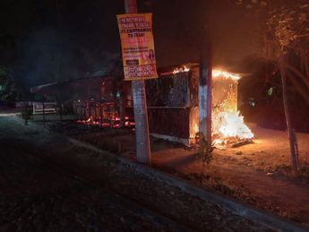 Los incendios también han dañado varios negocios. | Arnoldo Delgadillo