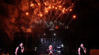 El concierto de Andrea Bocelli en el Zócalo culmino con un espectáculo de pirotecnia | Armando Martínez