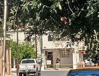 Cateo en domicilio de familiares del abogado de Mariana Rodríguez. | Sandra González