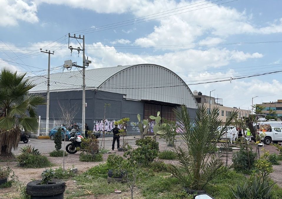En bodega infestada de ratas en Ecatepec, autoridades pusieron químicos para exterminarlas