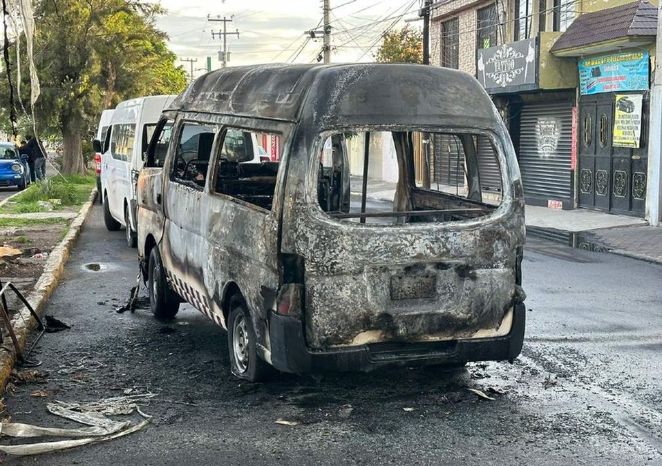 Incendian combi en Coacalco, Edomex/ Osvaldo Müller