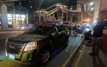 Paramédicos de la Cruz Roja lograron estabilizar a los tres motociclistas heridos. | Israel Santacruz