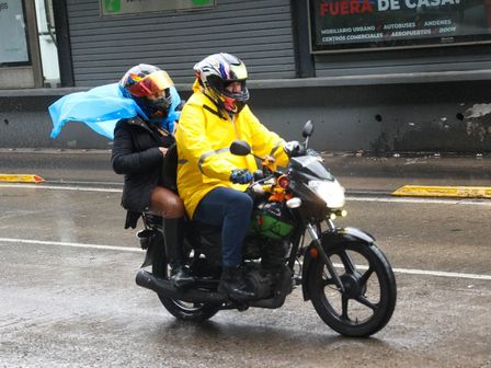 Las lluvias provocan retrasos en la circulación de los vehículos y el transporte público | Cuartoscuro