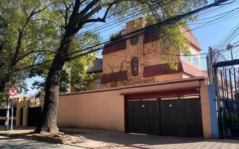 Casas de estilo victoriano se levantan imponentes en la alcaldía Azcapotzalco / César García