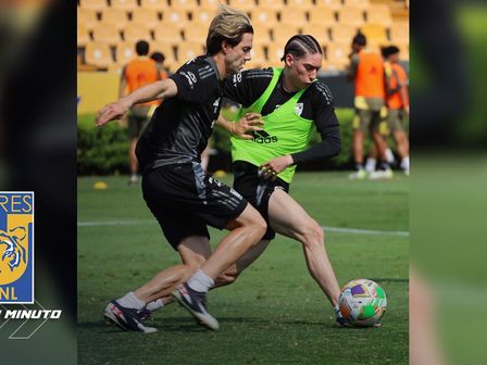 Córdova junto a Marcelo en un entrenamiento de Tigres / @TigresOficial