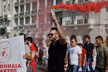 La decisión del Legislativo ha provocado protestan en el país Mediterráneo. | Reuters