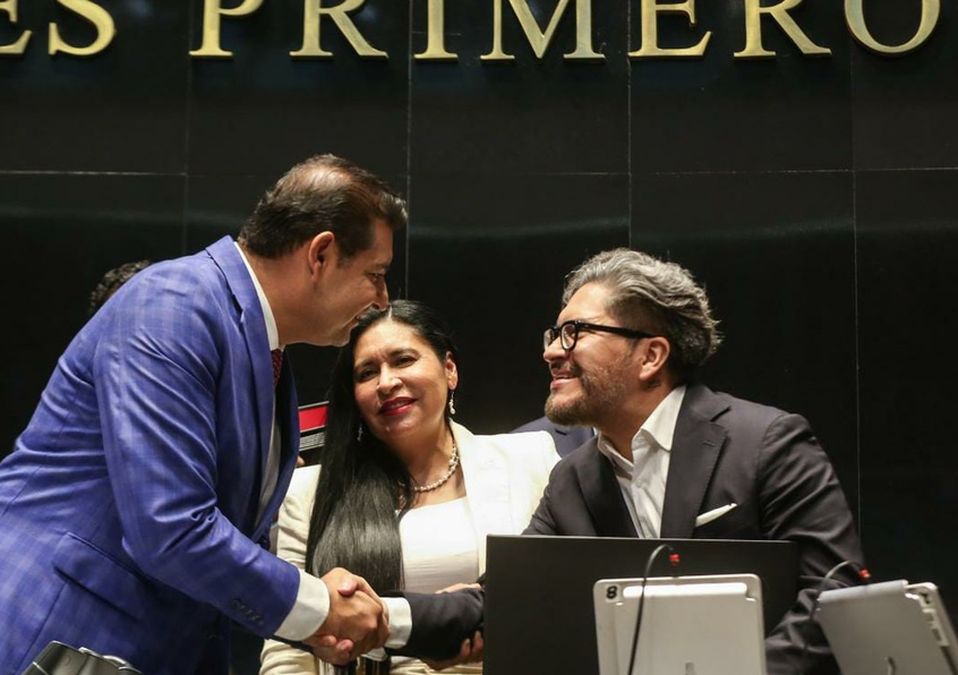 El Pleno de la Comisión Permanente del senado  entregó un reconocimiento a Grupo Milenio por su trabajo periodístico | Araceli López