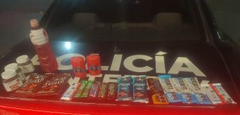 Manuel Alejandro R de 32 años fue acusado de robar chocolates y otra mercancía. | Cortesía