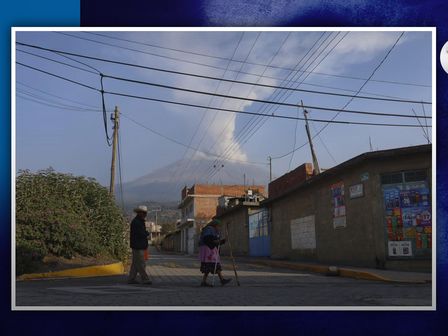 Postal actividad del Popocatépetl / Andrés Lobato / Margarita Sanmorán