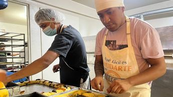 La familia Ramos usa ingredientes naturales para la elaboración de la rosca de Reyes | Zuleyma García