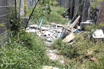 El incidente tuvo lugar en la calle 11 donde el hombre fue sorprendido depositando escombro y basura.