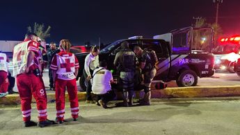 El conductor identificado como Sergio N. fue detenido en el lugar mientras peritos realizaron el croquis del accidente.