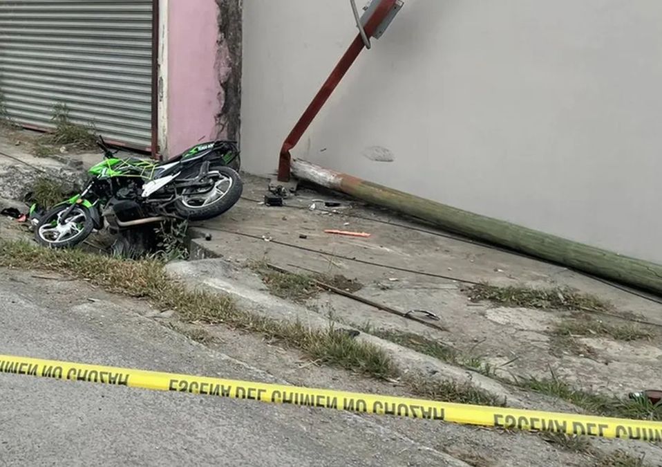 Motociclista muere tras chocar contra poste en la Carretera Nacional