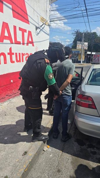 Fuerza Civil detuvo al hombre por presuntamente dedicarse a la venta de animales exóticos. | Cortesía
