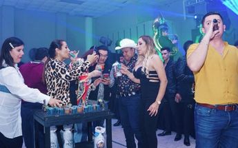 Fiesta esposa de Brincos Dieras | Especial