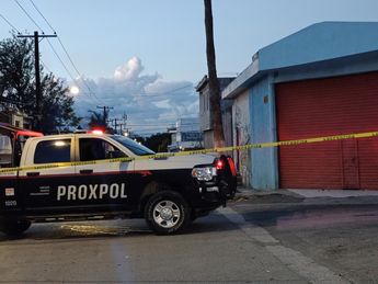 Elementos de la Policía de Proximidad de Escobedo acordonaron la escena del crimen. | Fernanda Pérez