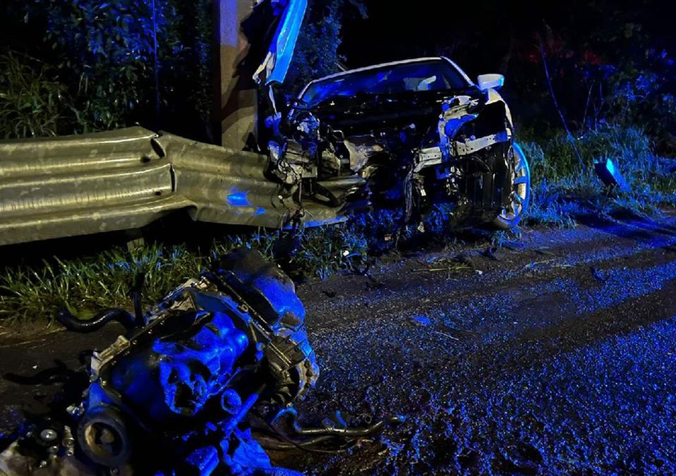 Conductor sobrevive tras chocar su auto en la Carretera Nacional. | Mayte Villasana
