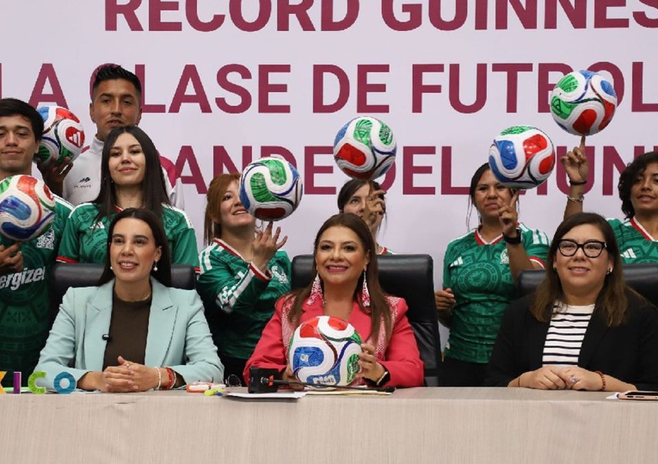 La Jefa de Gobierno Clara Brugada presentó la convocatoria para participar en la Clase Masiva de futbol más grande del mundo | Cuartoscuro