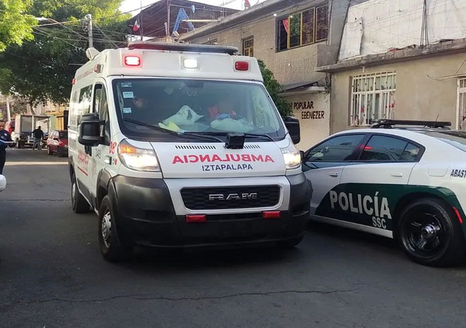 En Iztapalapa, hombre apuñala a su pareja frente a sus hijos en pleno Día de la Mujer