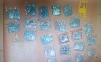 Al menos 32 envoltorios con cristal se hallaron en el sitio. | Cortesía
