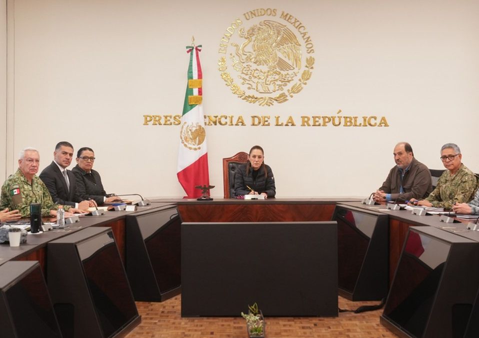 Sheinbaum indicó que Defensa y Guardia Nacional mantenían comunicación con Carlos Manzo | X: @Claudiashein