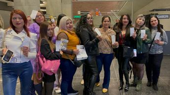Fanáticas afectadas por cancelación de concierto / Uriel Reyna