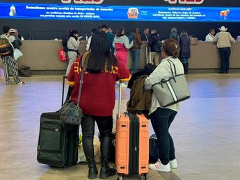 Algunos viajeros llegan y otros se van de la Sultana del Norte, principalmente a la Ciudad de México, Coahuila o Veracruz. | Marcela Cuevas
