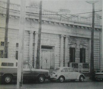 Casa de Isauro Martínez en abandono.