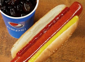 Combo de hot dog y refresco de Costco. | Cortesía