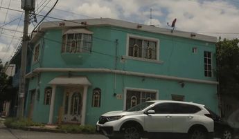 En el caso de Servicios Farmacéuticos Martínez, que está ubicado en la colonia Fabriles, al ver el lugar luce como una vivienda. | Roberto Alanís