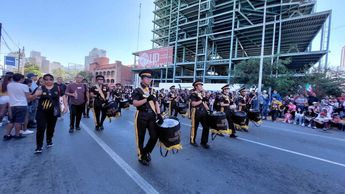 Desfile de la Revolución Mexicana en el Centro de Monterrey / Leyda Estrada