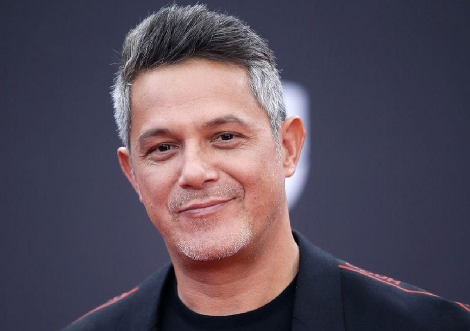 El cantante se presentó en Pamplona, en donde aprovechó para agradecer el apoyo de sus fans.