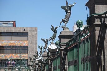 Los ángeles adornan la catedral de Puebla, unas de las figuras más emblemáticas de la ciudad / Agencia Es Imagen