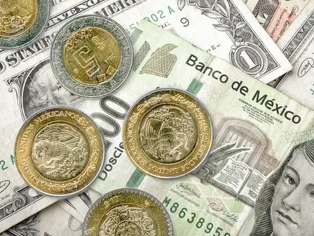 El panorama global mantiene los precios del petróleo y dólar en niveles elevados | Freepik