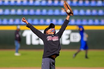 Pequeños aficionados a otros equipos participaron en el curso de verano de Pericos de Puebla / Andrés Lobato