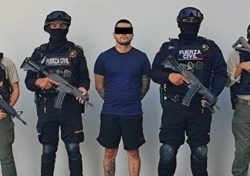 Detienen en Escobedo a hombre / Especial