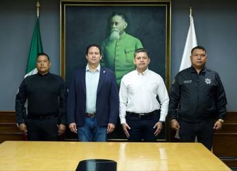 Este viernes, el alcalde de Saltillo, Javier Díaz informó que el comandante Simón Pérez Saldaña se incorporó como nuevo Director de la Policía Municip